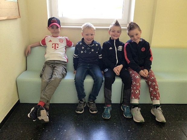 Neue Sofas für die Grundschule